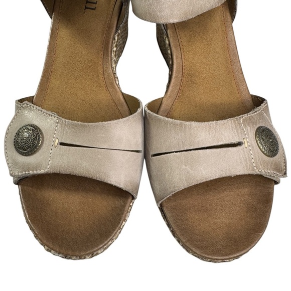 Cobb Hill New Balance wedge sandals shoes women’s size 10 taupe gray/beige